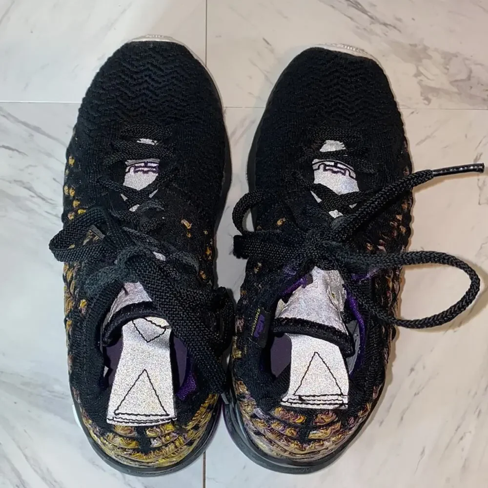 Nike Kids Lebron 17 Lakers Sneakers 4 BQ5594-004